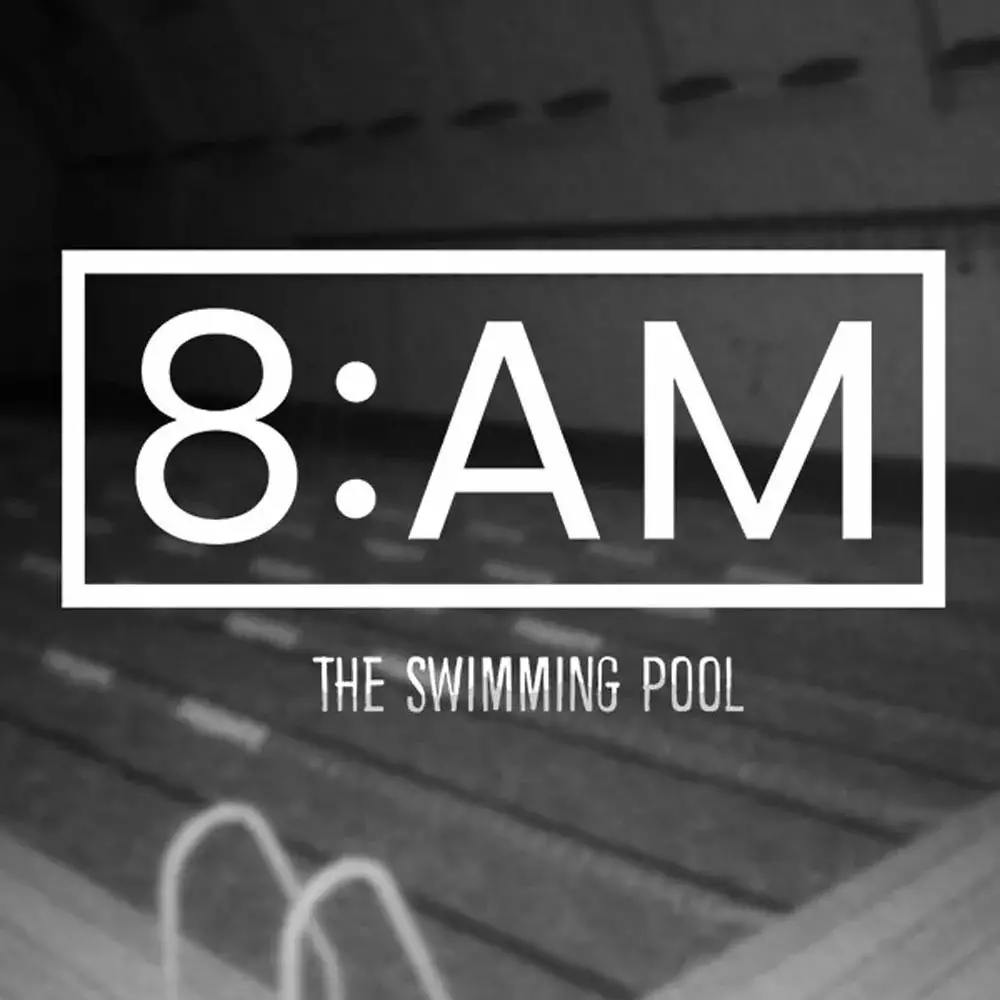 上午八点：游泳池