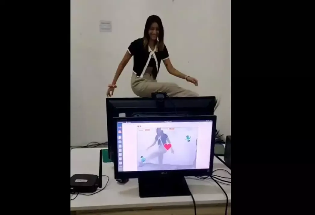 Ataque dos ZUMBIS devoradores de Coração